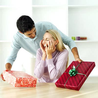 Good presents for girlfriends parents. Top 12 Gifts to Give Your Girlfriend On Her Birthday | I ...