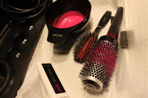 Highlighting hair at home doesn't have to be difficult! hair chalk | Sandra's Closet
