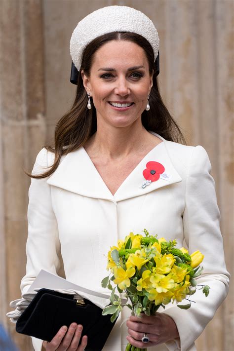Kate Middleton Just Wore An Xxl Alice Band And Recycled Dress