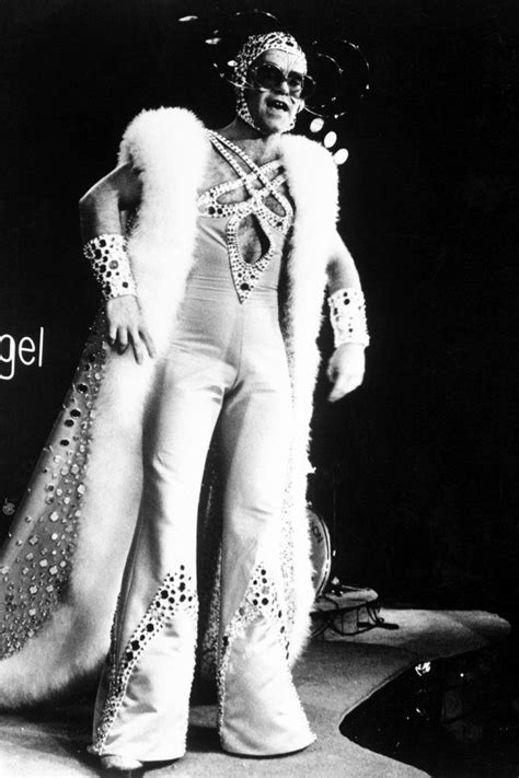 Al principio de su carrera su obra era en gran parte rock, haciéndose pop con los años. Rock it, man: Elton John's fashion evolution in 2020 ...