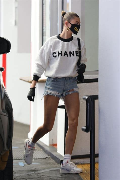 Hailey Biebers White Logo Crewneck Sweatshirt In Beverly Hills