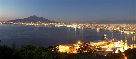 Situata a castellammare di stabia, a 200 metri dalla stazione ferroviaria della circumvesuviana e a 25 km da napoli, la struttura a due passi b&b dispone di terrazza e vista. Il clan D'Alessandro sempre più forte sul territorio stabiese