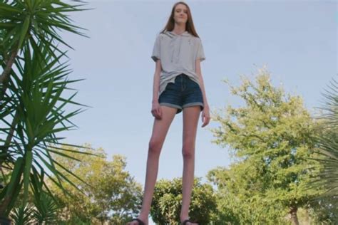 Conoce a Maci Currin la adolescente con las piernas más largas del mundo Extremo Mundial