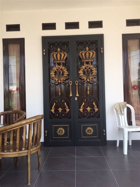21 furniture model pintu gerbang paling keren gambar sumber gambarfurniturekeren.com. Gambar Pintu Pagar Gerbang Railing Balkon Tangga Besi ...