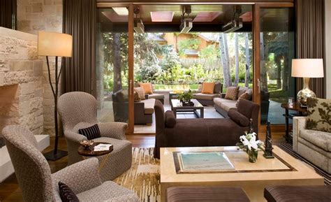The craftsman style decoration is easy to adapt in a ranch style home, since its simplicity and focus this style can be easily adaptable to ranch houses because of the open floor plan and spacious interiors. 20 Ranch-Style Homes With Modern Interior Style