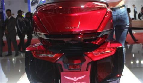 Updated at wednesday 02 june 2021 04:00 pm, new delhi time (wednesday 02 june 2021 04:00 pm, gmt). 2018 GoldWing Price, Pics Gallery, Features & Changes