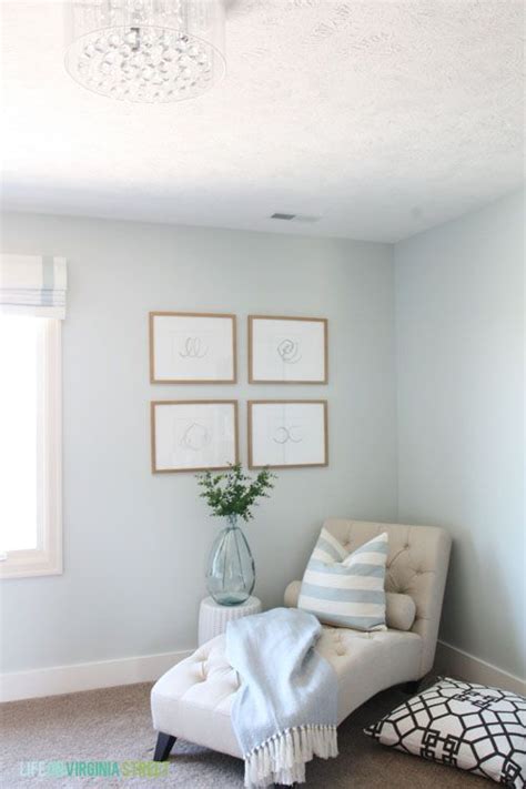 Organizing your craft room is essential to your creativity and sanity. Craft Room Makeover With New Light | Healing aloe benjamin ...