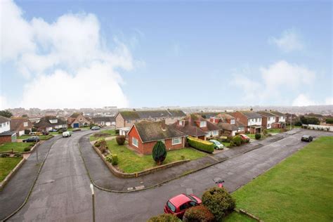 2 Bedroom Flat For Sale In Larkhill Bexhill On Sea Tn40
