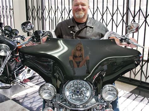 The item arrived in fairly decent packaging and foam wrap without any damage. You feel like showing your fairing art? - Harley Davidson ...