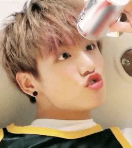 Namjoon seokjin taehyung hoseok bts jungkook you smile eun ji busan wattpad. BTS REACTION: What would they plan/do to surprise their gf ...