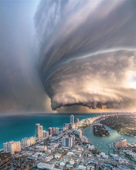 Amazing Storm Clouds Over Miami Pics