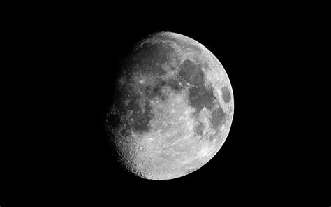 Details 200 Moon In Black Background Abzlocalmx
