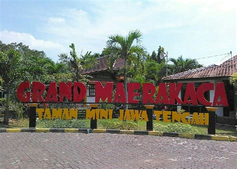 Ideal for fun and relaxation, maerokoco syariah room is located in the pasar minggu area of jakarta. Harga Tiket Masuk & Lokasi Wisata Grand Maerokoco Semarang ...