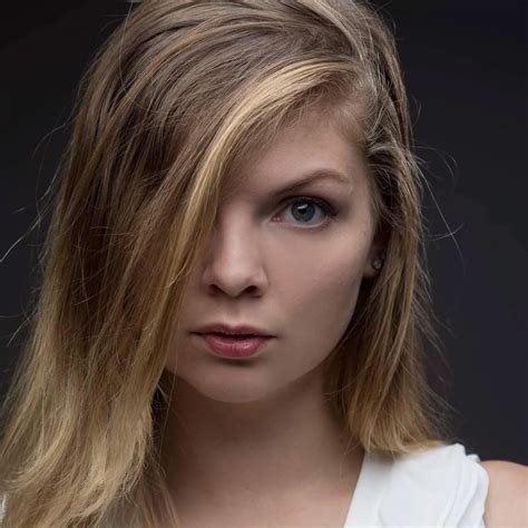 The straight line distance between arthur, ia and fayetteville, ar is 704 kilometers. Haileemae, Model, Fayetteville, Arkansas, US