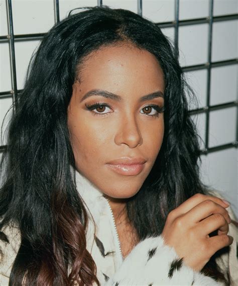 5 Of Aaliyahs Most Iconic Beauty Looks Oye Times