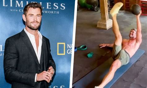 Chris Hemsworth Shows Off His Shredded Six Pack Abs During The Core