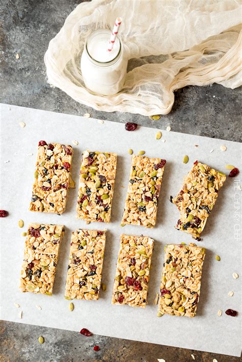 For those who can't comprehend how (or why) someone could get by on three square meals a day. No Bake Chewy Trail Mix Granola Bars - The Chunky Chef