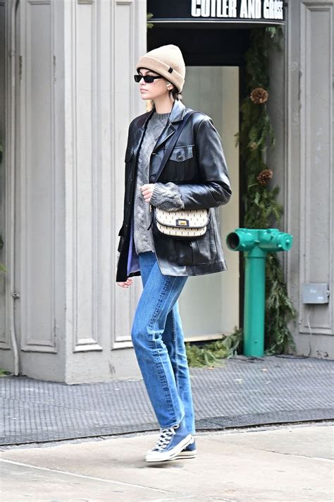 Check spelling or type a new query. Kaia Gerber Street Style 01/10/2020 • CelebMafia