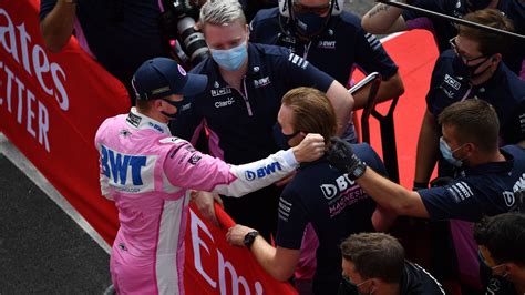 F1 world championship leader max verstappen crashed out of the british grand prix at speed on the first lap after contact with title rival . Achter Mercedessen en Hülkenberg start Verstappen van P4 ...