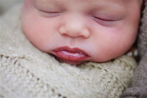 Pin By Cotton And Lace Photography On Candl Photosnewborns Baby Face