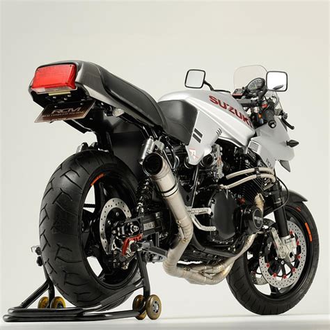 The suzuki katana is a sports motorcycle sold between 1981 and 2006 and then since 2019. Suzuki Suzuki GSX 1100 S Katana - Moto.ZombDrive.COM