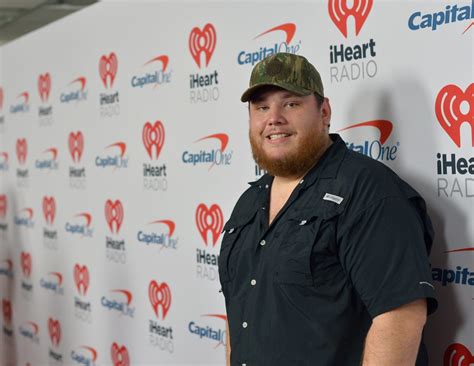 luke combs plots release of what you see is what you get album sounds like nashville