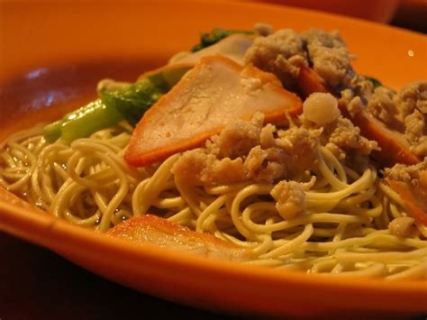 The wantan mee stall only opens around 6.30pm in the evening and closes around 3am. Everything Linked ... Food & Beverages: Melaka Wantan Mee ...