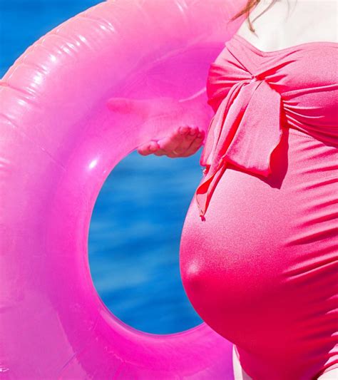 10 Best Maternity Swimsuits For Gorgeous Moms To Be
