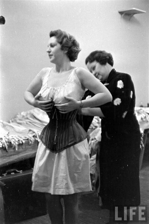 Candid Behind The Scenes Photos From A Lingerie Show In The 1940s