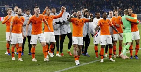 Nederlanders besteden minder aan oranje uitdossingen voor ek by ad. EK 2020: zó kan Oranje zich kwalificeren en zo zit het met ...