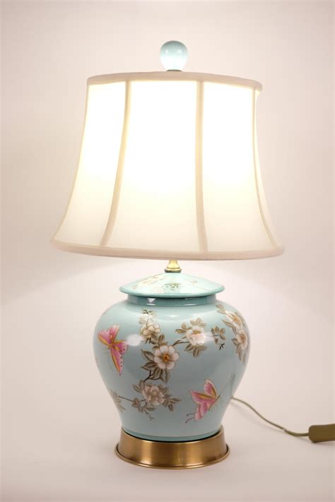 Chinese Porcelain Table Lamp 1261622