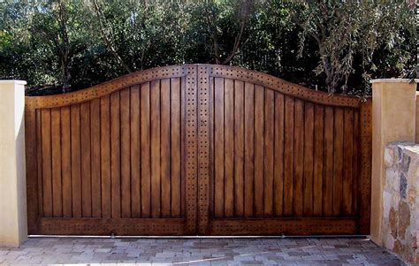 Mesa Wood Gates Custom Wood Gates For Driveways And Home Entry
