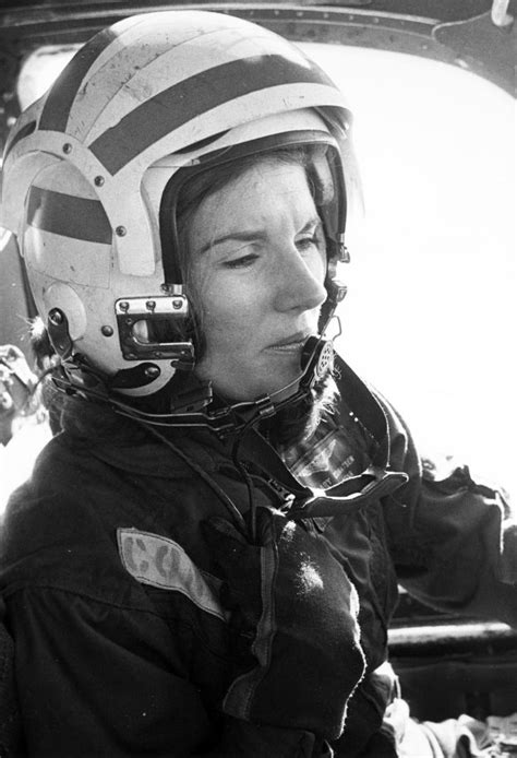 Navy To Honor First Female Fighter Pilot With Female Piloted Flyover At