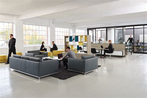 Modern Office Design Integrates Lounge Collaboration And
