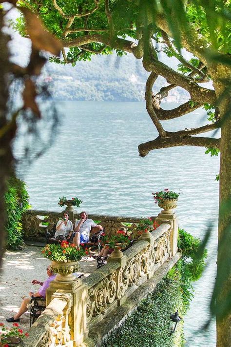 Lago Di Como Dalla Terrazza Puzzle Online