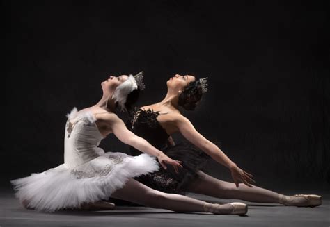 Ballet Nebraskas Swan Lake Reveals The Story Behind The Swans