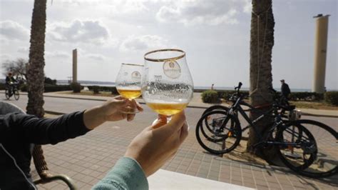 Was spricht für eine neueinstufung? Mallorca Risikogebiet - Tui plant Mallorca-Start zu Ostern - Deutschland - Ludwigsburger ...