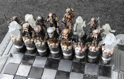 Alien Vs Predator Chess Set Complex