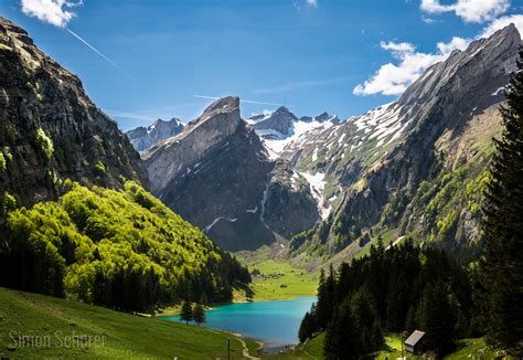 The lake can be reached by foot. Seealpsee und Säntis | Blochmäntig | Flickr