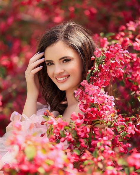 Beautiful Nature Pictures Hello Spring Pretty Woman Crown Jewelry Photography Women Quick