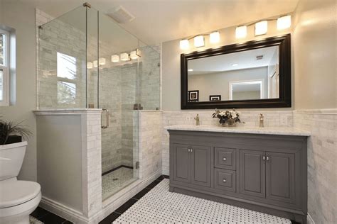 Whether your bathroom is small or spacious, our bathroom layout ideas and plans will help you to nail an arrangement that works. Simple but Clever Ways on How to Decorate a Master Bathroom