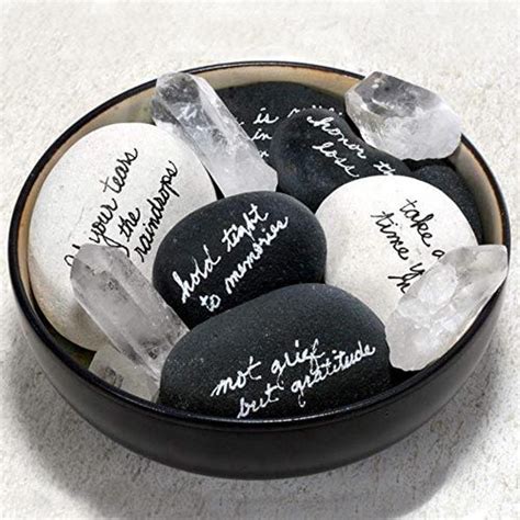 10 Heartwarming Sympathy Gift Ideas for a Grieving Friend ...