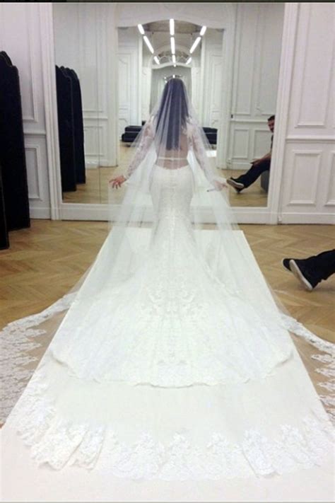 The Most Expensive Wedding Gowns Of All Time The Worlds Priciest