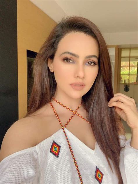 What Are Some Jaw Dropping Photos Of The Indian Actress Sana Khan Quora