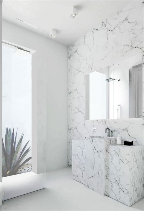 La presenza del marmo e dell'ardesia è consolidata e di successo. Bagni in Marmo Bianco: 20 Idee per Arredi di Lusso ...