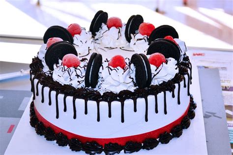 Snickerdoodle blondie ice cream parfaits. Oreo Ice Cream Cake by hrbutunts.deviantart.com on ...