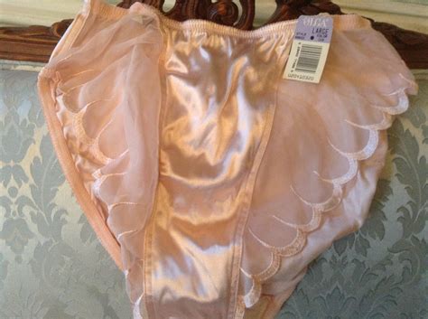 Vintage Olga Underwear Panties S High Waist Pink Satin And
