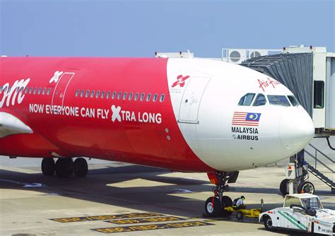 Syarikat penerbangan murah airasia mengumumkan pemansuhan surcaj bahan api bermula hari ini bagi membolehkan orang ramai menikmati tambang lebih murah. Sistem Penerbangan Murah Terbaik Di Asia |MyRokan