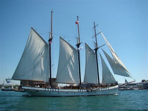 Schooner Empire Sandy In Toronto Harbor Cool Boats Schooner Sailing