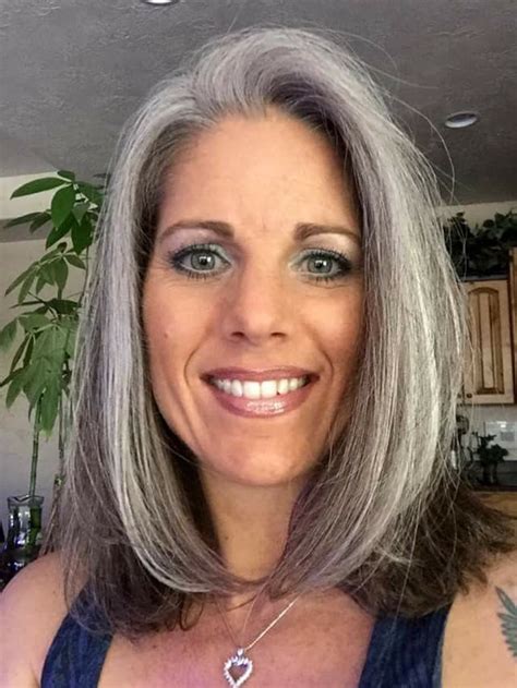 15 Smart Coarse Gray Hair Medium Hairstyles For Women Over 40